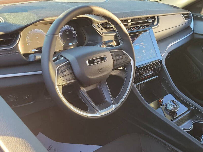 2026 Jeep Grand Cherokee L Laredo