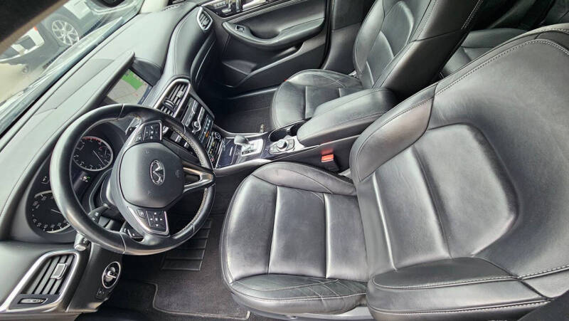 2017 Infiniti QX30 Premium