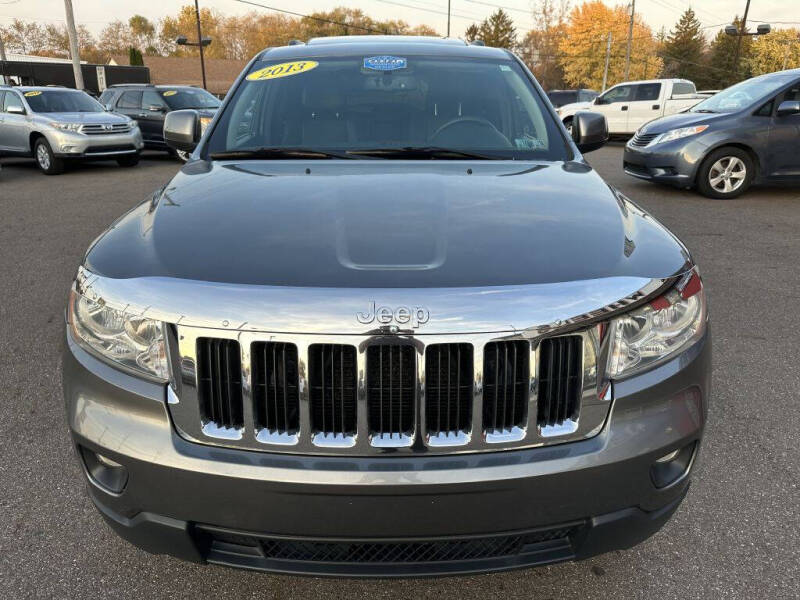 2013 Jeep Grand Cherokee Laredo photo 3