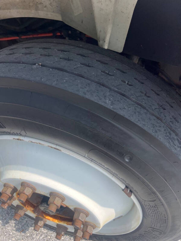 2020 International 24 passenger shuttle bus