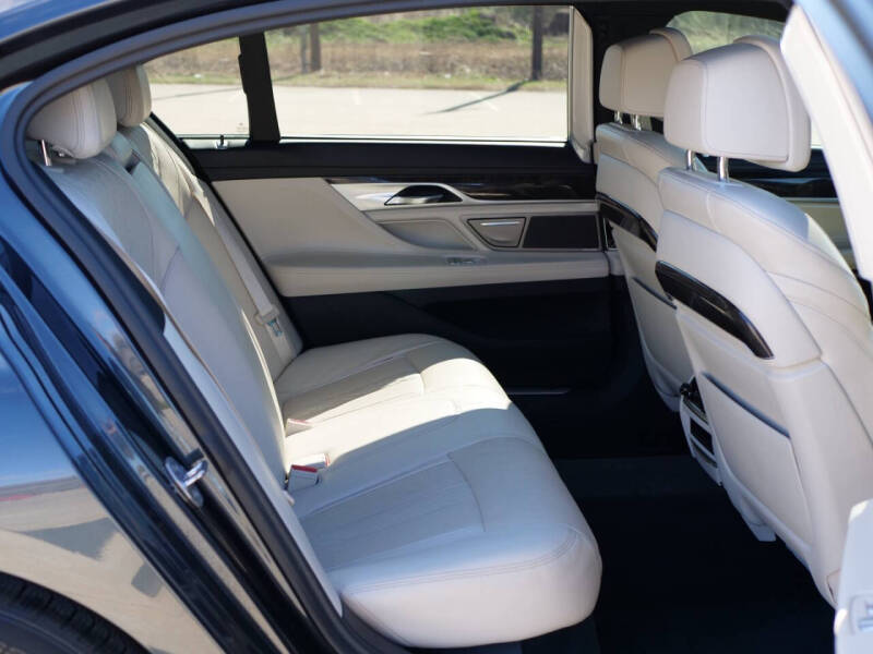 2017 BMW 7 Series 750i
