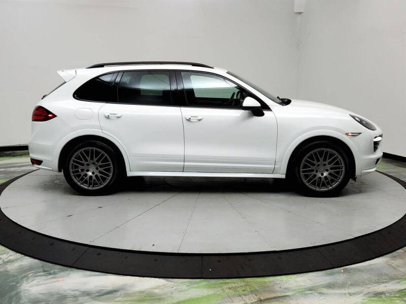 2013 Porsche Cayenne GTS