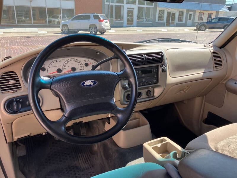 2004 Ford Explorer Sport Trac XLS