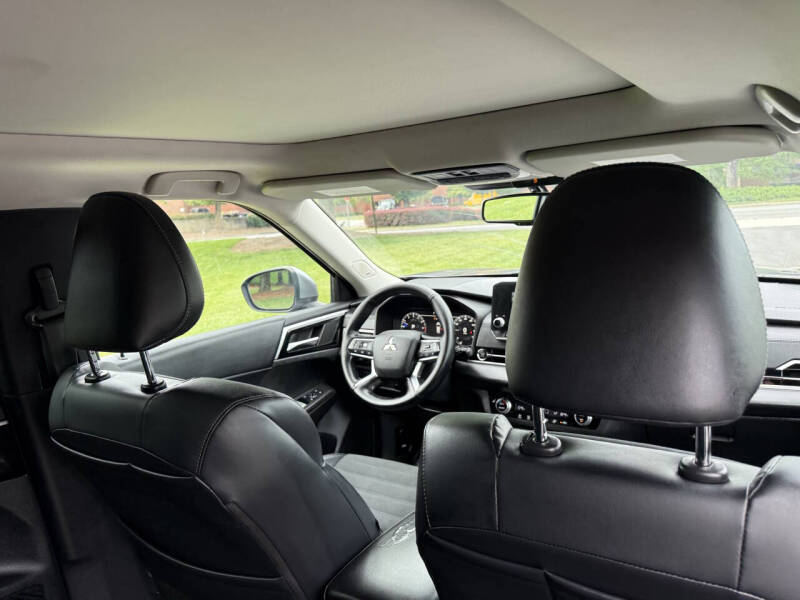 2022 Mitsubishi Outlander SE Launch Edition