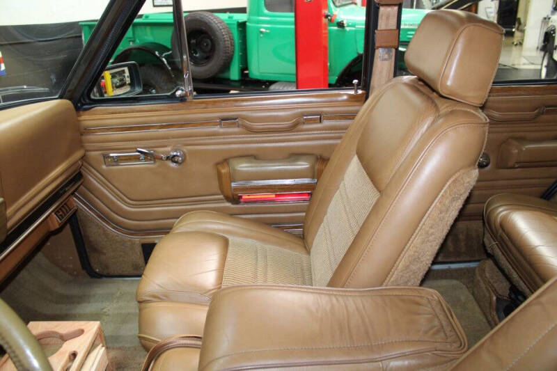 1986 Jeep Grand Wagoneer