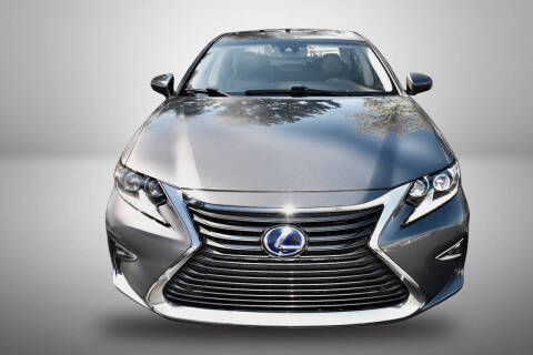 2017 Lexus ES 300h