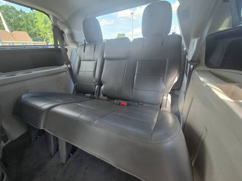 2011 Volkswagen Routan SEL