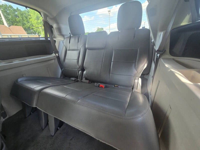 2011 Volkswagen Routan SEL