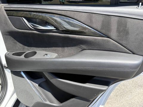2017 Cadillac Escalade Platinum