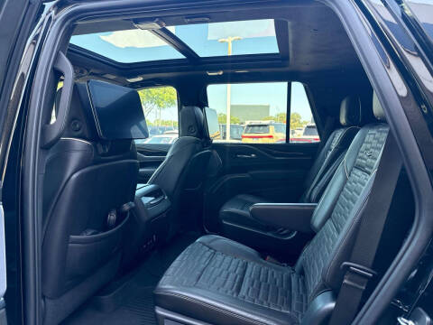 2023 Cadillac Escalade-V