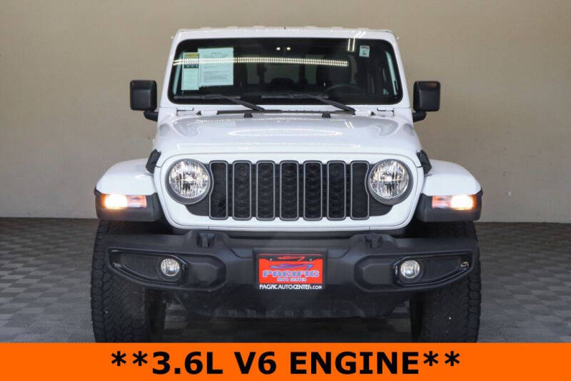 2025 Jeep Gladiator NightHawk