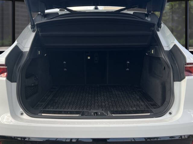 2025 Jaguar F-PACE P250 R-Dynamic S