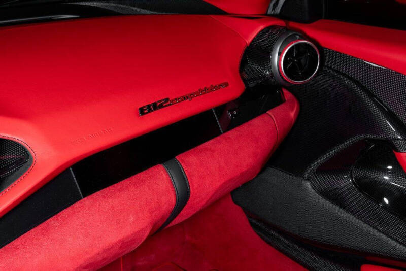 2022 Ferrari 812 Competizione