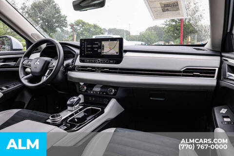 2025 Mitsubishi Outlander SE