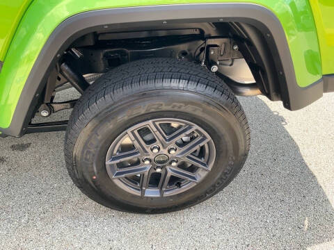 2025 Jeep Gladiator Sport S