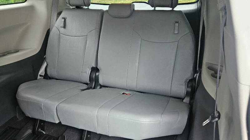 2024 Toyota Sienna XLE 8-Passenger