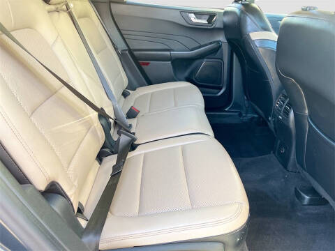 2022 Ford Escape Titanium