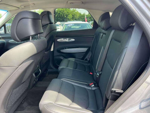 2023 Genesis GV70 2.5T Standard