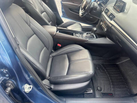 2018 Mazda MAZDA3 Touring