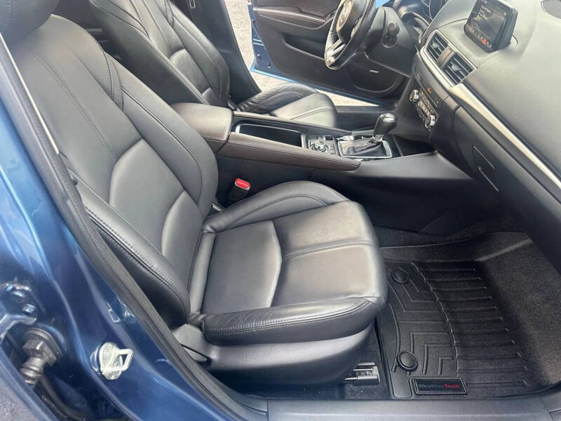 2018 Mazda MAZDA3 Touring