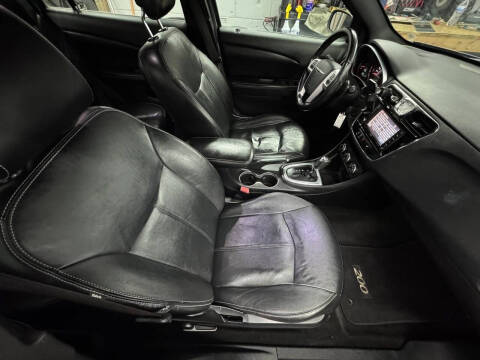 2012 Chrysler 200 Limited