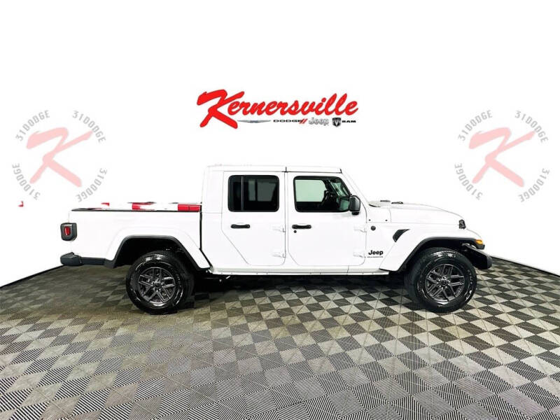 2025 Jeep Gladiator Sport S