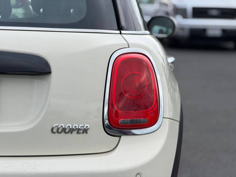 2017 MINI Hardtop 4 Door Cooper