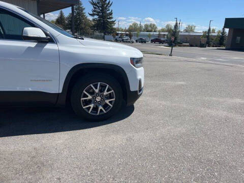 2023 GMC Acadia SLT