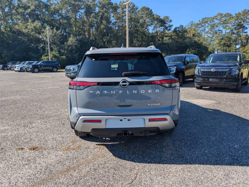 2025 Nissan Pathfinder Platinum