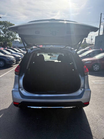 2018 Nissan Rogue SV