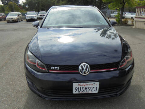 2016 Volkswagen Golf TSI S