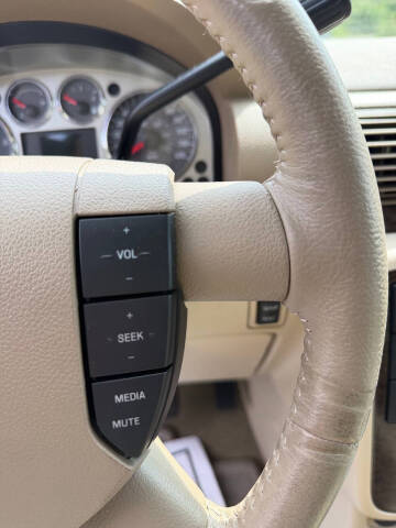 2005 Mercury Monterey Luxury