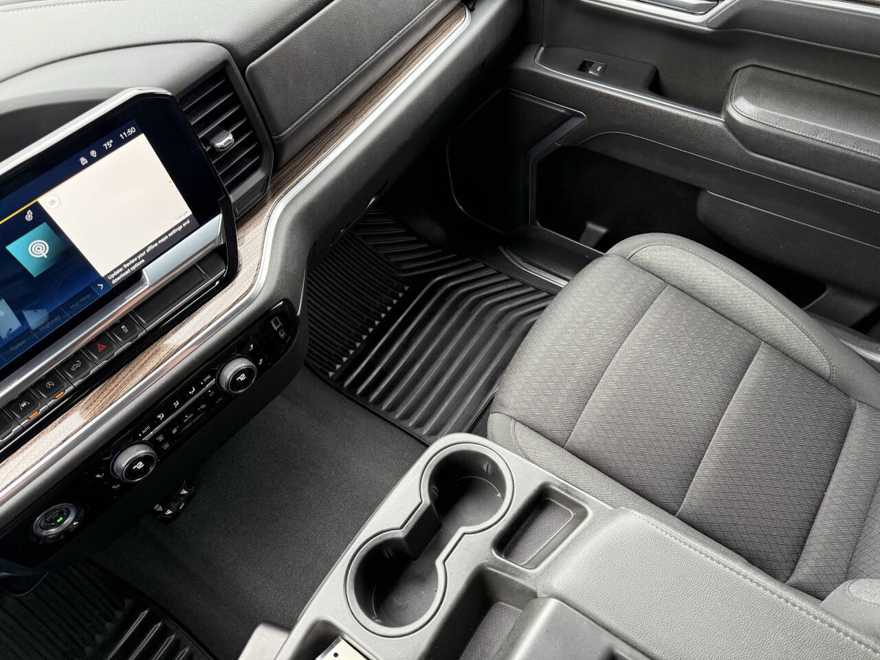 2022 Chevrolet Silverado 1500 LT photo 23