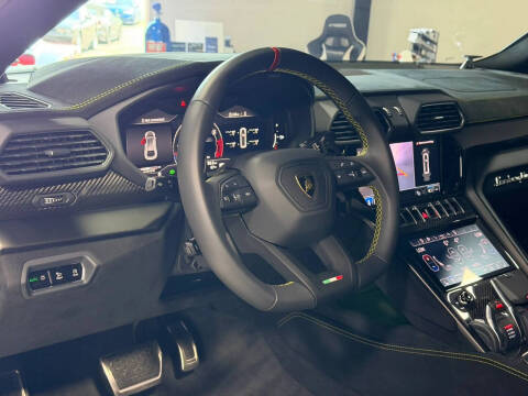 2024 Lamborghini Urus Performante