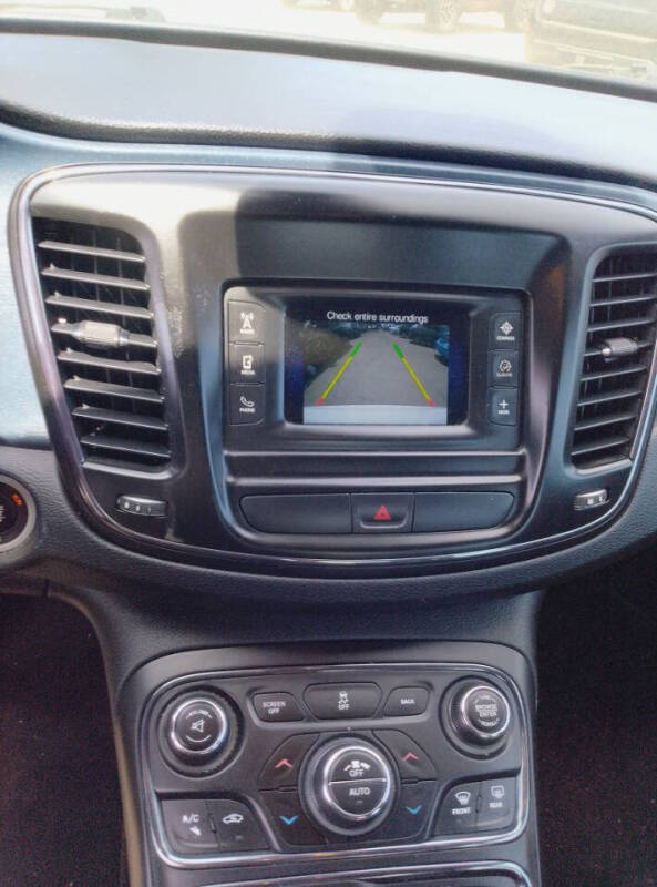 2016 Chrysler 200 S