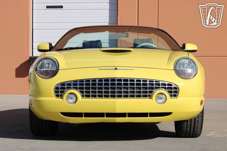 2004 Ford Thunderbird Deluxe