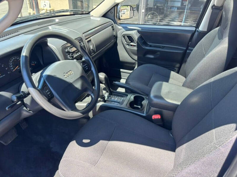 2004 Jeep Grand Cherokee Laredo