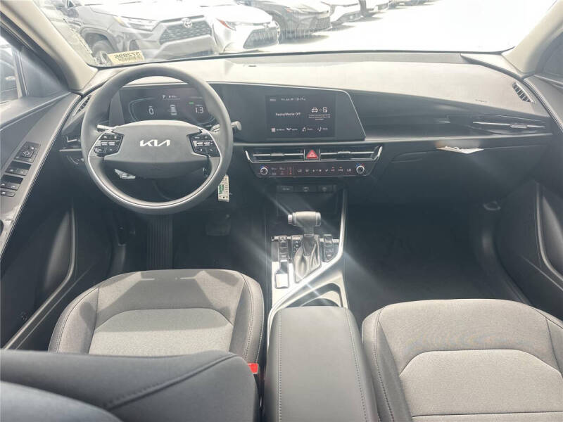2026 Kia Niro LX