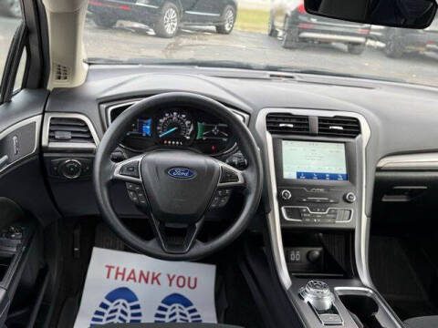 2020 Ford Fusion SE