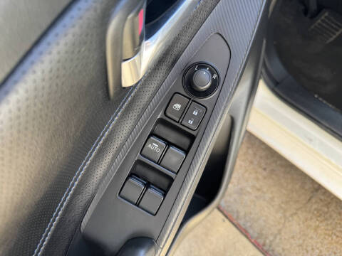 2020 Toyota Yaris Hatchback XLE