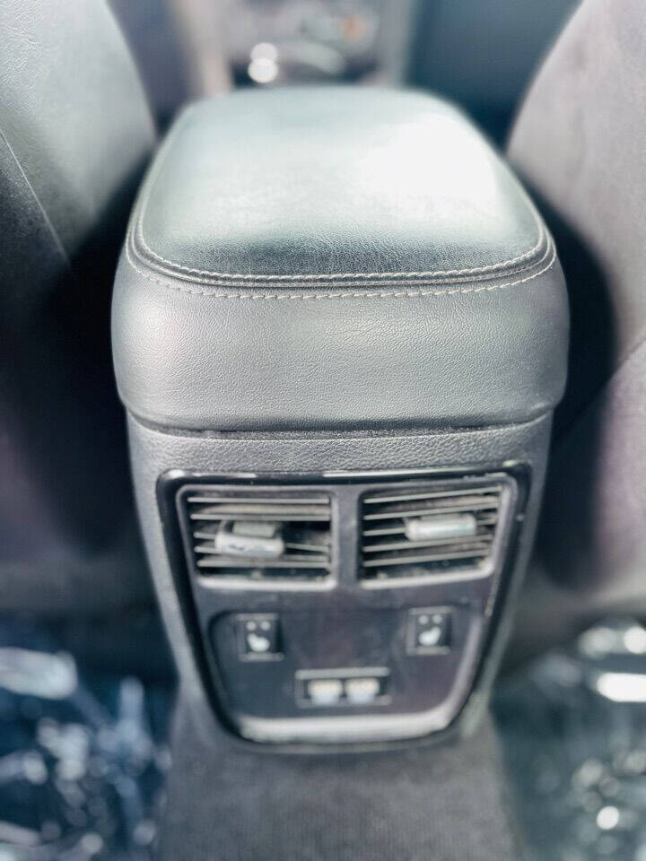 2021 DODGE Charger Sedan - $26,990