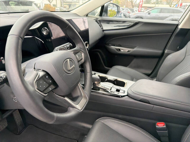 2025 Lexus NX 350h Premium