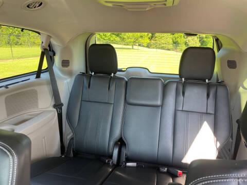 2016 Chrysler Town and Country Touring