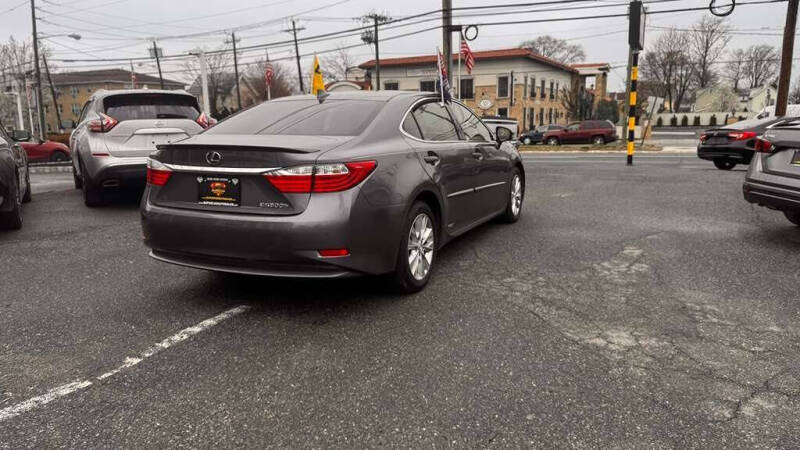 2015 Lexus ES 300h