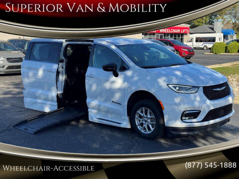 2024 Chrysler Pacifica Touring