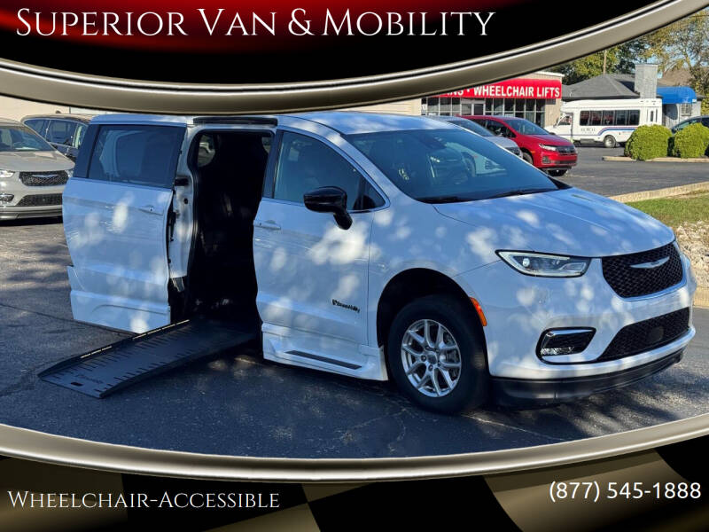 2024 Chrysler Pacifica Touring