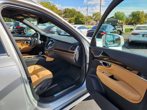 2019 Volvo XC90 T6 Momentum