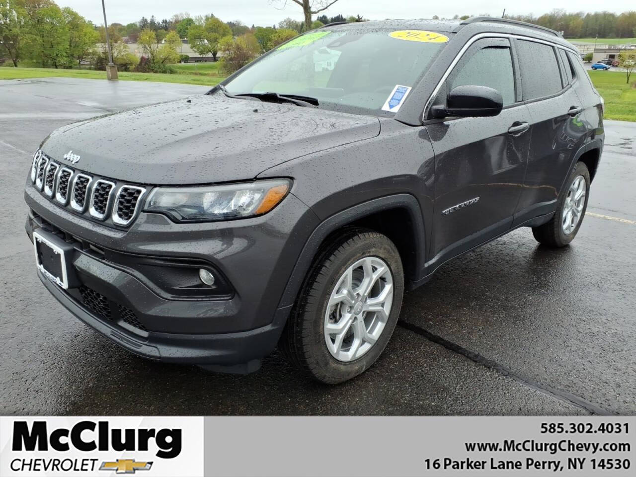Gray 2024 Jeep Compass Latitude 4x4 Latitude 4dr SUV 1