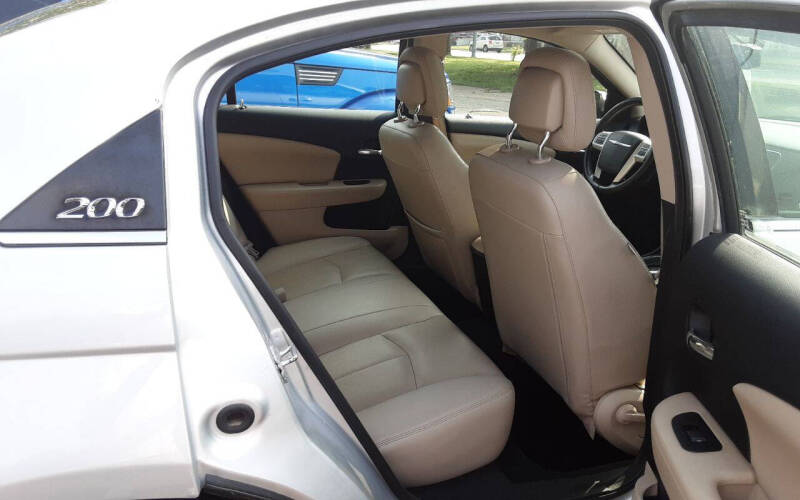 2012 Chrysler 200 Limited