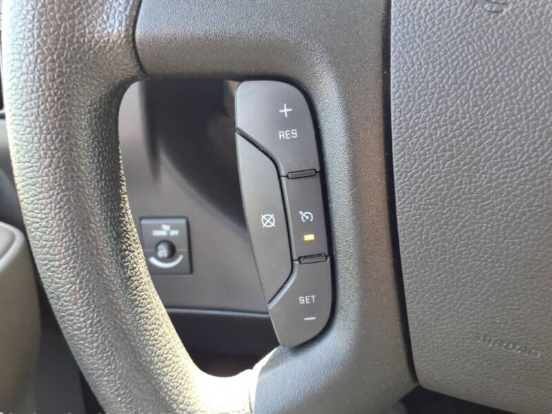 2025 Chevrolet Express LT 3500